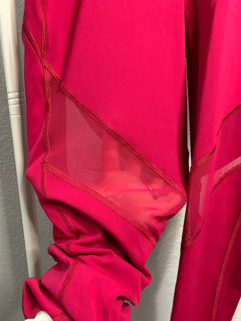 lululemon‎ athletica Bright Pink Leggings - Picture 3 of 12